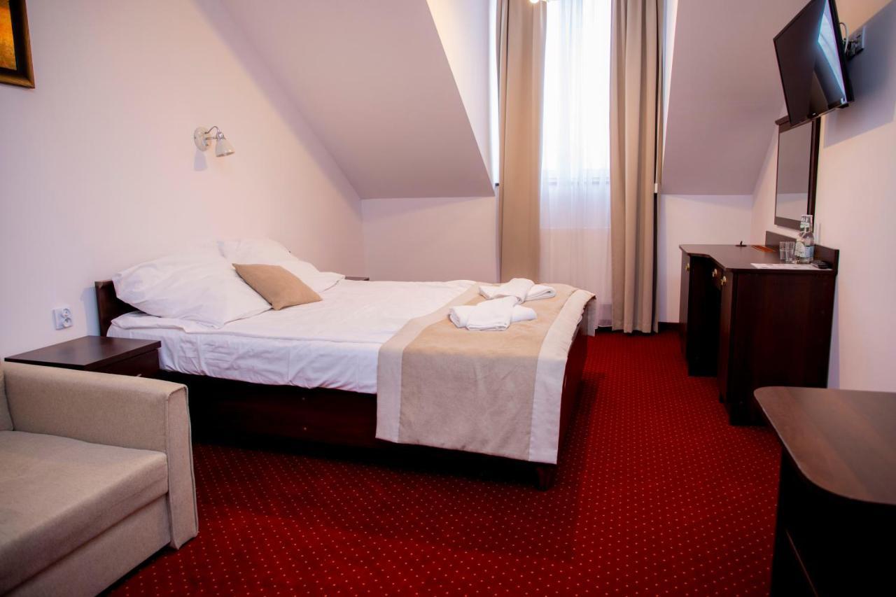 Korona Palace Leznica Wielka Luaran gambar