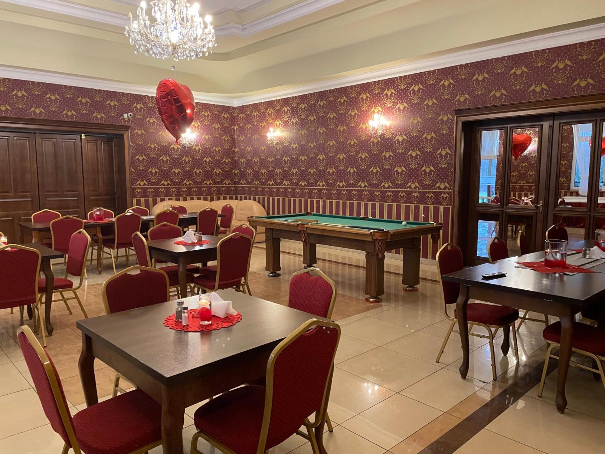 Korona Palace Leznica Wielka Luaran gambar