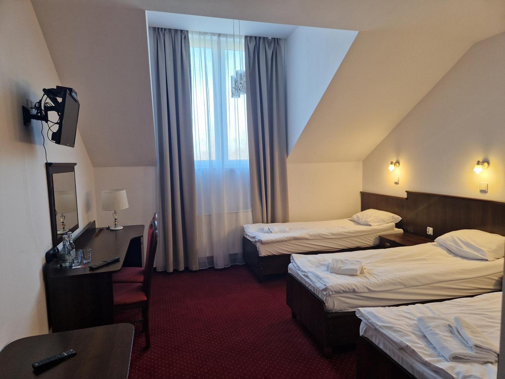 Korona Palace Leznica Wielka Luaran gambar