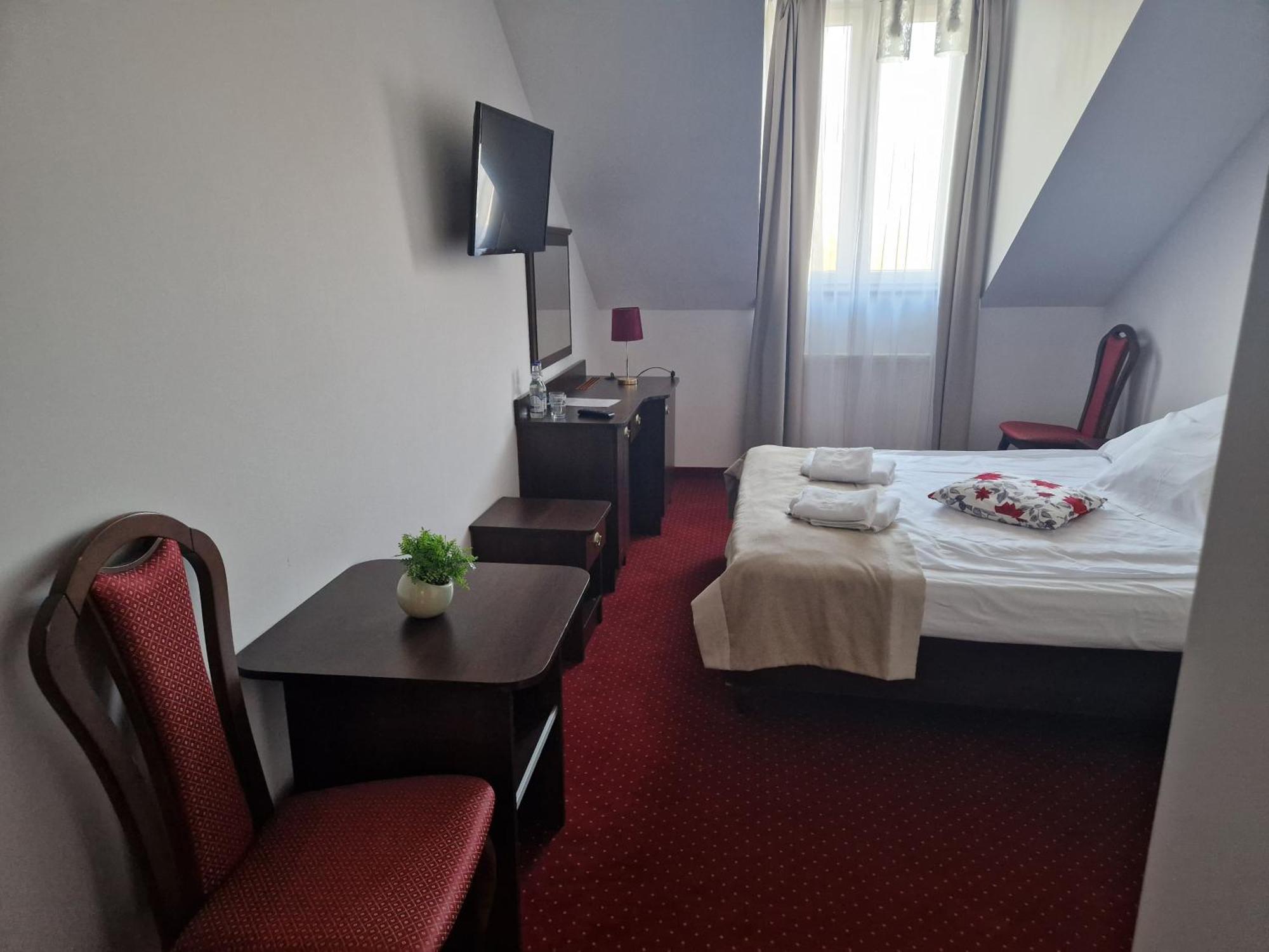 Korona Palace Leznica Wielka Luaran gambar