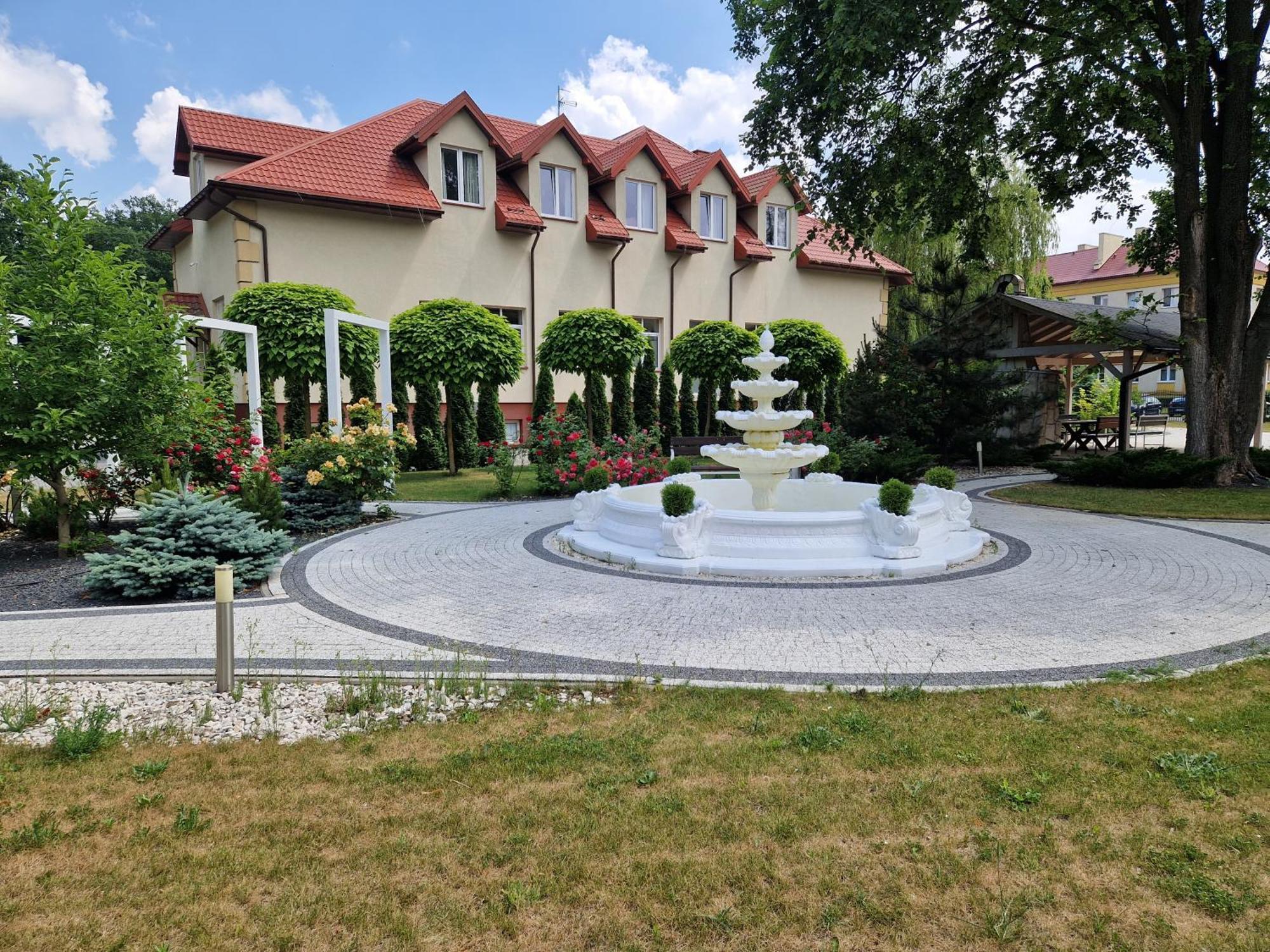 Korona Palace Leznica Wielka Luaran gambar